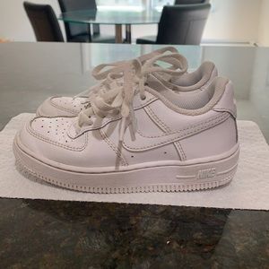 NIKE Air Force 1